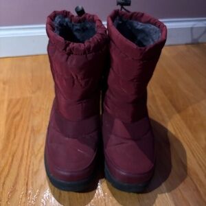 Burgundy Women’s Snow Boots